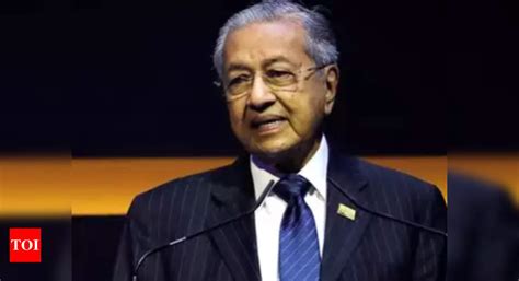 malaysian pm resigns malaysian prime minister mahathir mohamad sends resignation letter to king