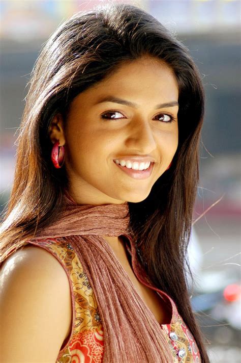 Masilamani Actress Sunaina Cute Looking Pics Actress