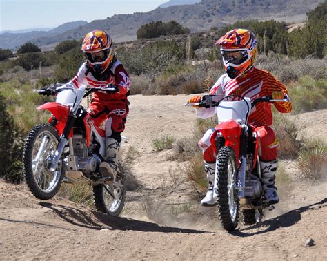 So finding the power spot that lifts the. 2014 Honda CRF 125F & 125FB - Dirt Bike Test