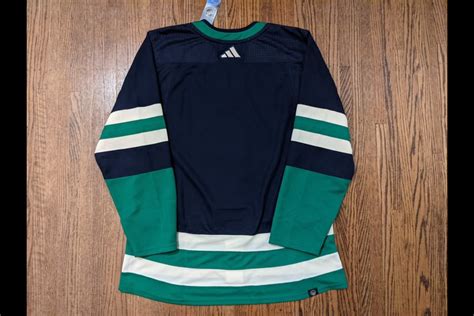 Canucks New Reverse Retro