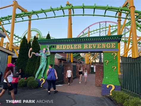 The Riddler Revenge At Six Flags New England Theme Park Archive