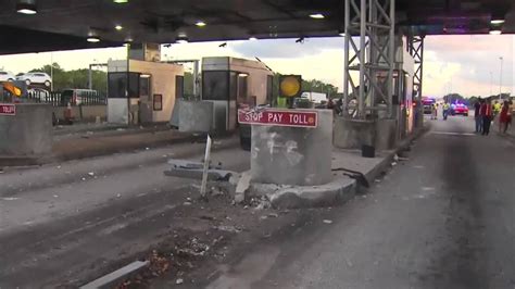 2 Killed After Car Crashes Into Toll Booth On Turnpike Youtube