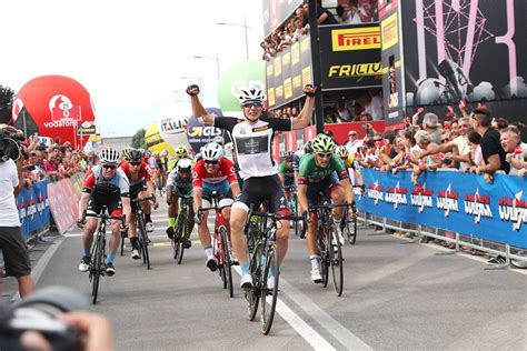 Egan bernal es el campeón del giro de italia 2021. Giro Italia sub23: El belga Philipsen gana la tercera ...