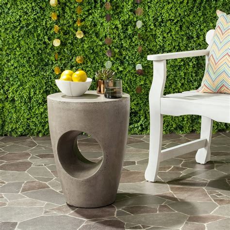 Safavieh Aishi Outdoor Modern Concrete Round Accent Table Dark Grey