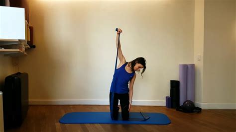 45 Min Pilates Reformer Inspired On The Mat Using A Resistance Band
