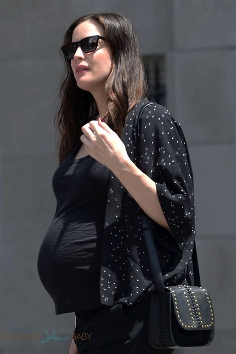 Very Pregnant Celebrities Licking Pussy