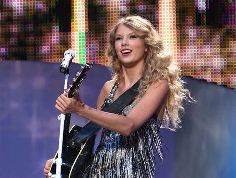 Top Five Taylor Swift Country Music Moments