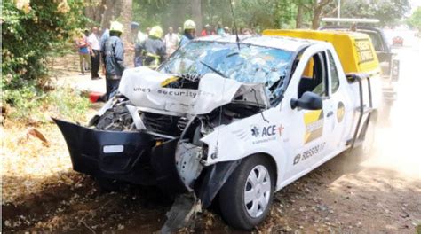 pics two security guards perish in horror crash after ramming into tree
