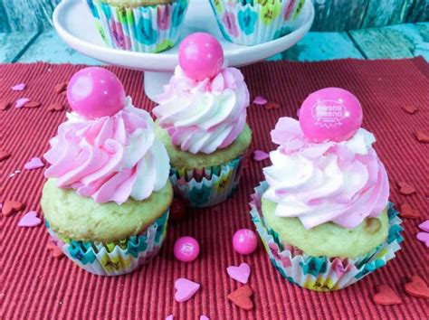 Adorable Bubble Gum Cupcake Recipe For Valentines Day Dessert In Jan
