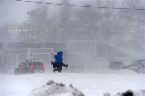 Buffalo Ny Breaks Daily Snowfall Record Nearly Doubled Old Record