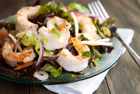 Seasoned, grilled shrimp atop fresh greens & edamame. thai shrimp salad recipe | use real butter