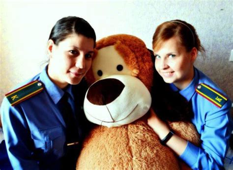 20 policières russes par qui vous aurez envie de vous faire passer les menottes