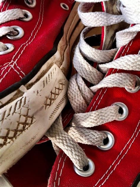 Check out these visually appealing color schemes catered to every type of one of the more popular colors when it comes to aesthetics. Red Converse | Red aesthetic, Red aesthetics, Red converse