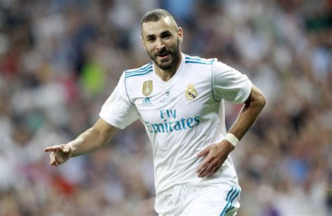 Benzema signs new Real Madrid deal with a reported €1 ...