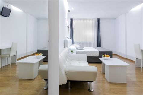 Apartamentos andrómeda madrid se encuentra entre los conocidos restaurantes de madrid, a pocos pasos de la estación de metro de alonso martínez, de bares, discotecas y boutiques de moda del. Apartamentos Bluesense Madrid Génova, Madrid - Atrapalo.com