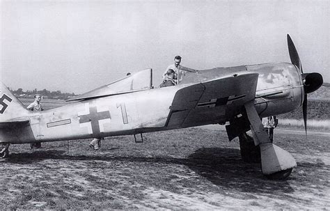 Asisbiz Focke Wulf Fw 190a 6jg26 Brown 1 Naumann Lille Vendeville