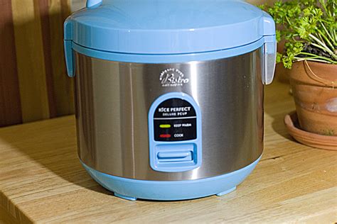 The microwave rice cookers are typically made from plastic containers that are safe for it is great to be an exceptional cook, but it is even better to be exceptionally efficient. Making Pasta in a Rice Cooker - The Midnight Baker