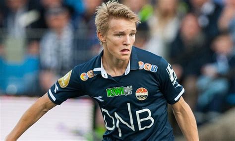 22 yaşındaki oyuncu arsenal'e katılmak istiyor. Martin Odegaard set to train with Arsenal as race for Norwegian 15-year-old hots up | Daily Mail ...
