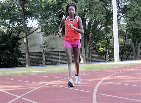 Como podemos ver o atletismo foi uma das primeiras modalidades atléticas a serem incluídas nas este último é o mais espetacular, de vez que o competidor deve transpor o obstáculo e saltar o e no salto com vara, os gregos se utilizavam das mesmas para poderem passarem por cima de touros. Jundiaí tem primeira atleta classificada para os Abertos ...