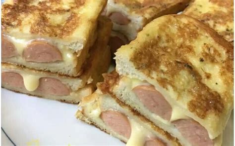 Sandwich telur cheese ini boleh disediakan dengan menggunakan telur, mayonis, cheese dan sos cili sahaja. ROTI TELUR CHEESE STEP BY STEP - Dari Dapur Kak Tie