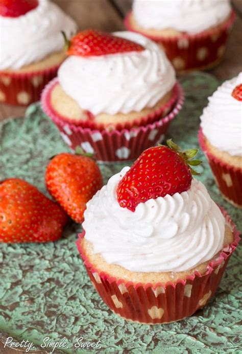 Why you'll love this chocolate covered strawberry cupcake recipe. Strawberries and Cream Cupcakes | Recipe | Easy cupcake ...
