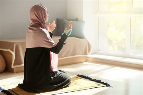 18349 Best Muslim Woman Praying Images Stock Photos And Vectors Adobe