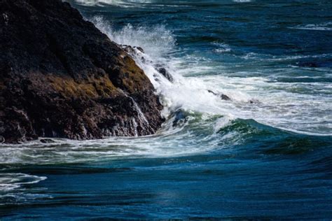 Besplatna Slika Mora štrcanje Vode Valova Obala Priroda Oceana Rock
