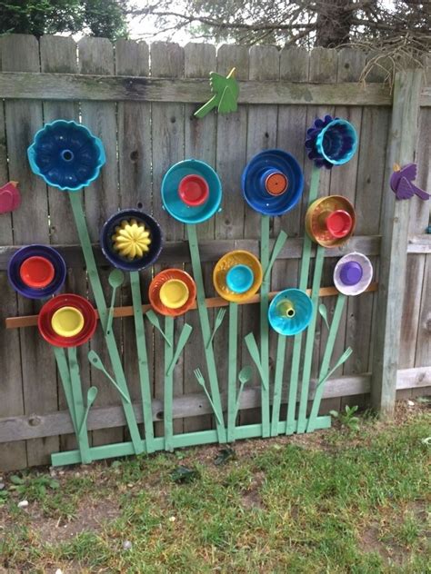 43 Brilliant Garden Craft Ideas For Upgrade Your Simple Garden Garden Art