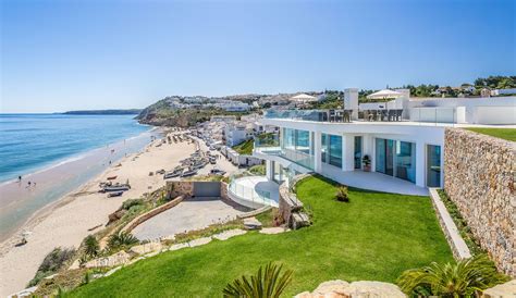 Check Out This Amazing Luxury Retreats Property In Algarve With 4
