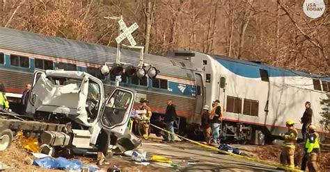 Train Carrying Gop Lawmakers Collides With Garbage Truck