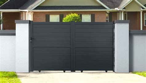 Portail coulissant aluminium le portail coulissant en aluminium est très pratique pour les entrées qui ne permettent pas l'installation d'un modèle à battants. Portail aluminium coulissant L. 4m x H. 1.8m SPRING Gris ...