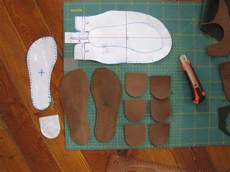 Making Moccasins With Full How To Diy Moccasins Diy Slippers