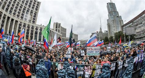Tens Of Thousands Join Moscow Opposition Rally After Crackdown Daily