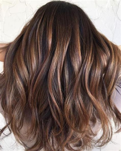 Passer du brun au chatain clair toutes les astuces. 1001 + variantes du balayage caramel pour sublimer votre ...