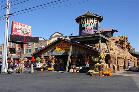 We did not find results for: Pigeon Forge Attractions: Pigeon Forge Gem Mine :: Bear ...
