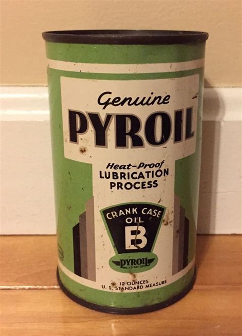 Vintage 1936 Genuine Pyroil Lubricant Crack Case Oil B 12 Oz