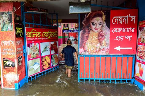 In Pictures Flooding Across South Asia Kills More Than 100 Cnn