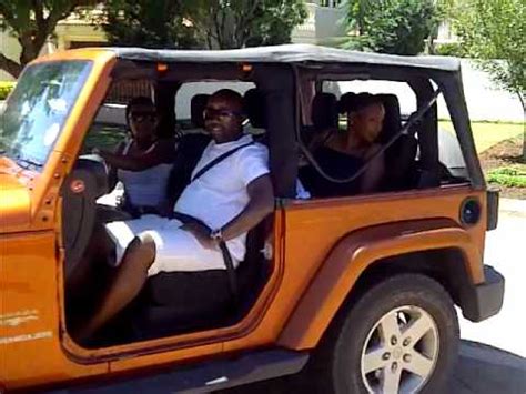 Driving the Jeep Wrangler/Sahara with no doors - YouTube