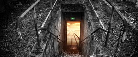 Uncovering Clues and Patterns: Tips for Solving Escape Room Puzzles