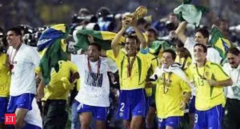 Ronaldinho Fifa World Cup 2022 Ronaldinho Reunites With 2002 World