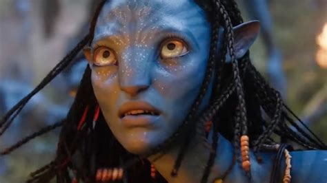 Zoe Saldana Saw 20 Minutes Of Avatar 2 And Says It Moved Her To Tears