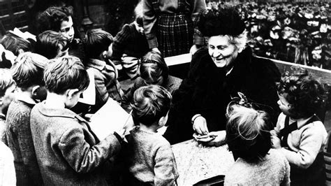 Maria Montessori Quem Foi Biografia Escolas E Métodos