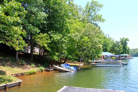 Real island marina is located in little kowaliga creek. lake-martin-alabama-real-estate | Rodney Griffith