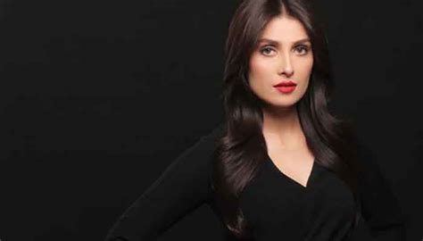 Ayeza Khans Too Hot To Handle In Black Outfit