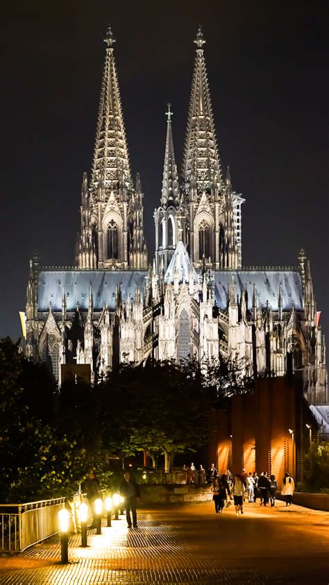Dies ist kein offizieller account des kölner dom, sondern ein liebevoller. Kölner Dom bei Nacht Foto & Bild | architektur ...
