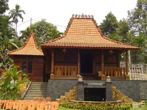 Rumah adat jawa timur ini dapat dengan mudah ditemukan di wilayah situbondo dan ponorogo. Joglo, Rumah Adat Jawa Tengah - erinovianar