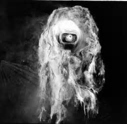 If your nightmares include being plucked off a beach by a giant squid, (i know mine do), this could be the film for you.region 1 ntsc dvd (tokyo shock). history of - First non humanoid intelligent alien ...