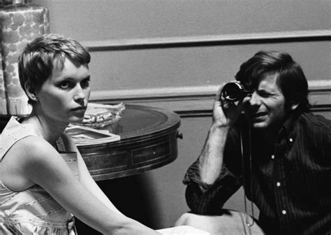 Roman Polanski Mia Farrow On The Set Of Rosemarys Baby Hollywood Star Hollywood Glamour