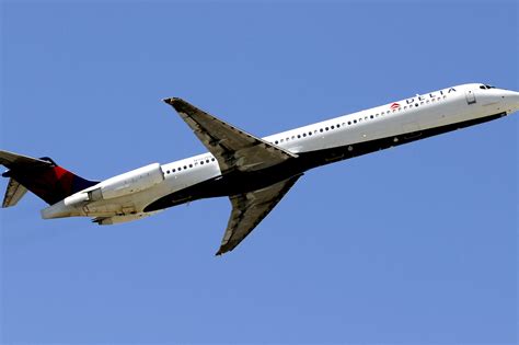 Delta Jet Drives Off The Runway After Emergency Landing At Jfk