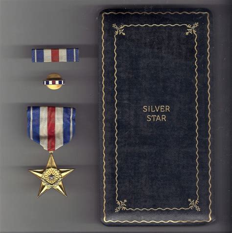 Wwii Ww2 Us Silver Star Military Award Medal In Vintage Case W Ribbon